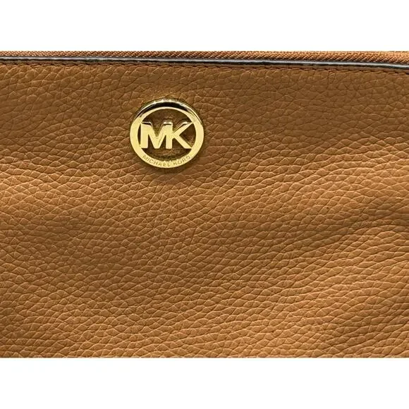 Michael Kors Fulton Double Zip Crossbody Pebble Leather Brown W/ Gold Hardware - Picture 3 of 12